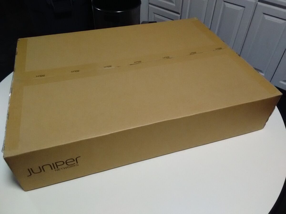 Коммутатор Juniper QFX10002-72Q