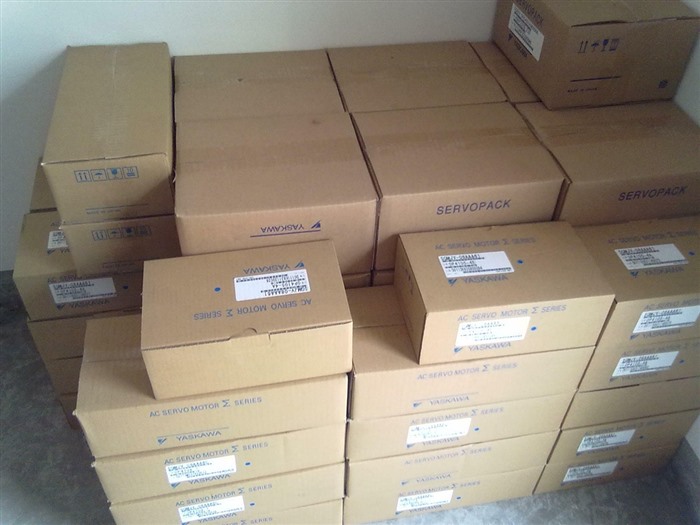 Модуль YASKAWA SGMGH-44DCA6F-OY AC SERVO MOTOR SGMGH44DCA6FOY