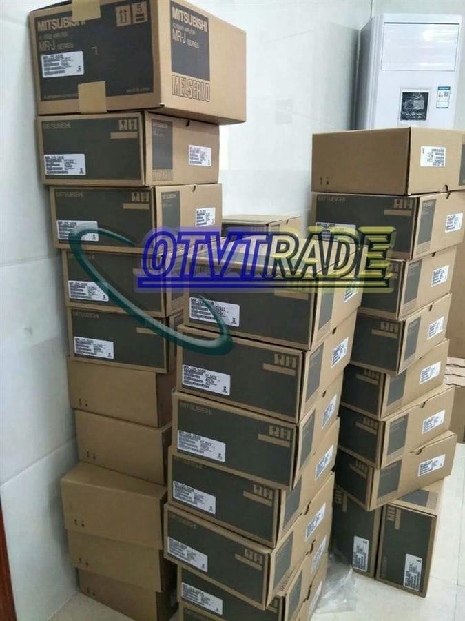 Модуль MITSUBISHI Servo Drive MR-J3-700B4
