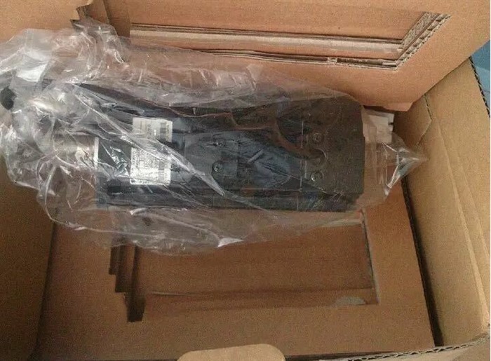 Модуль ORIGINAL YASKAWA AC SERVO MOTOR SGMAH-02AAA4B