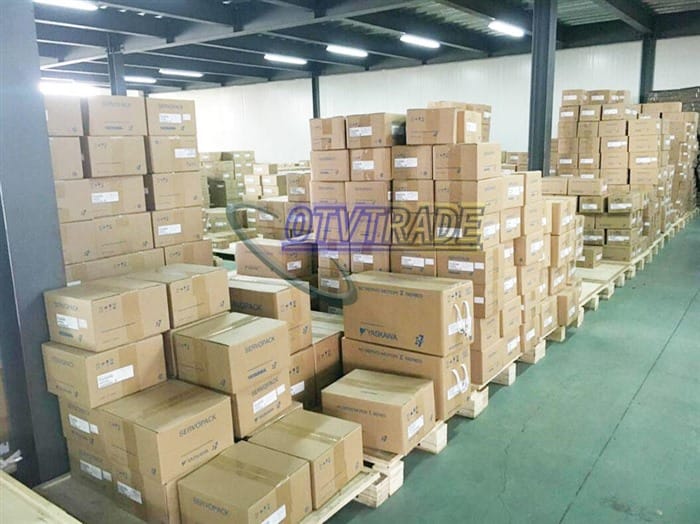 Модуль YASKAWA SERVO MOTOR SGMG-1AA2AC SGMG1AA2AC