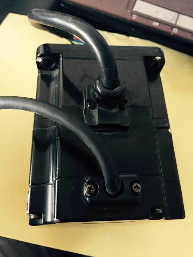Модуль YASKAWA AC SERVO MOTOR SGMP-01A3TE11 ORIGINAL