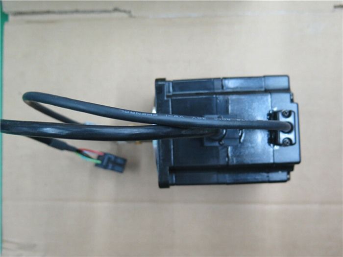 Модуль YASKAWA AC SERVO MOTOR SGMPH-02AAA-TE22