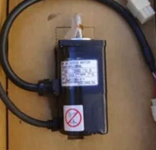 Модуль YASKAWA AC SERVO MOTOR SGME-A5BF12 ORIGINAL